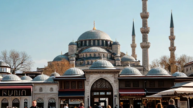 Eminönü İskelesinden Tarihi Mısır Çarşısına Nasıl Gidilir?