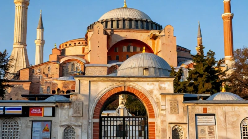 Eminönü Meydanından Tarihi Arkeoloji Müze Nasıl Gidilir?